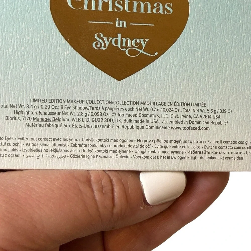 Too Faced Christmas In Sydney Face Eyeshadow Blush Palette Holiday Edition 2021